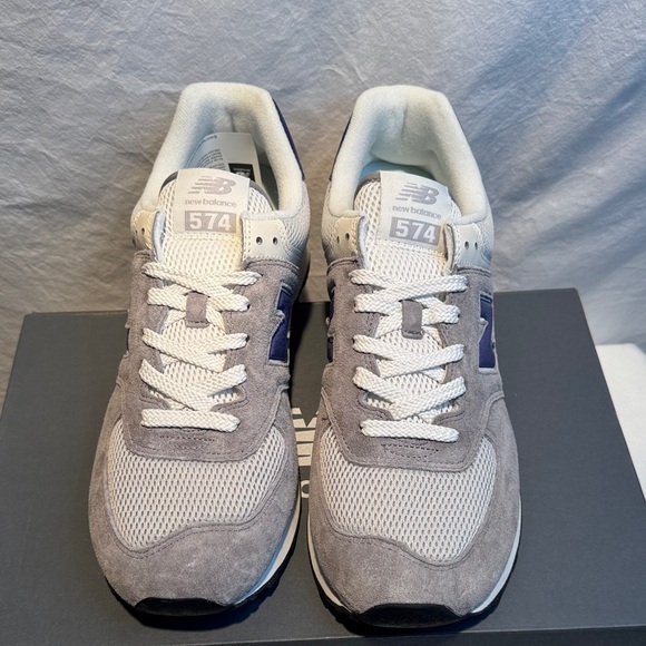 New Balance 574 Gray and Navy Sneakers Unisex - Picture 2 of 9
